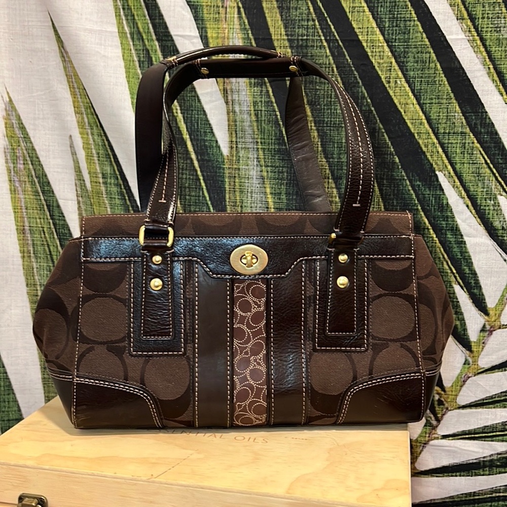 Coach Mini Hampton Signature Tote 👜 🤎✨ - Picture 9 of 12